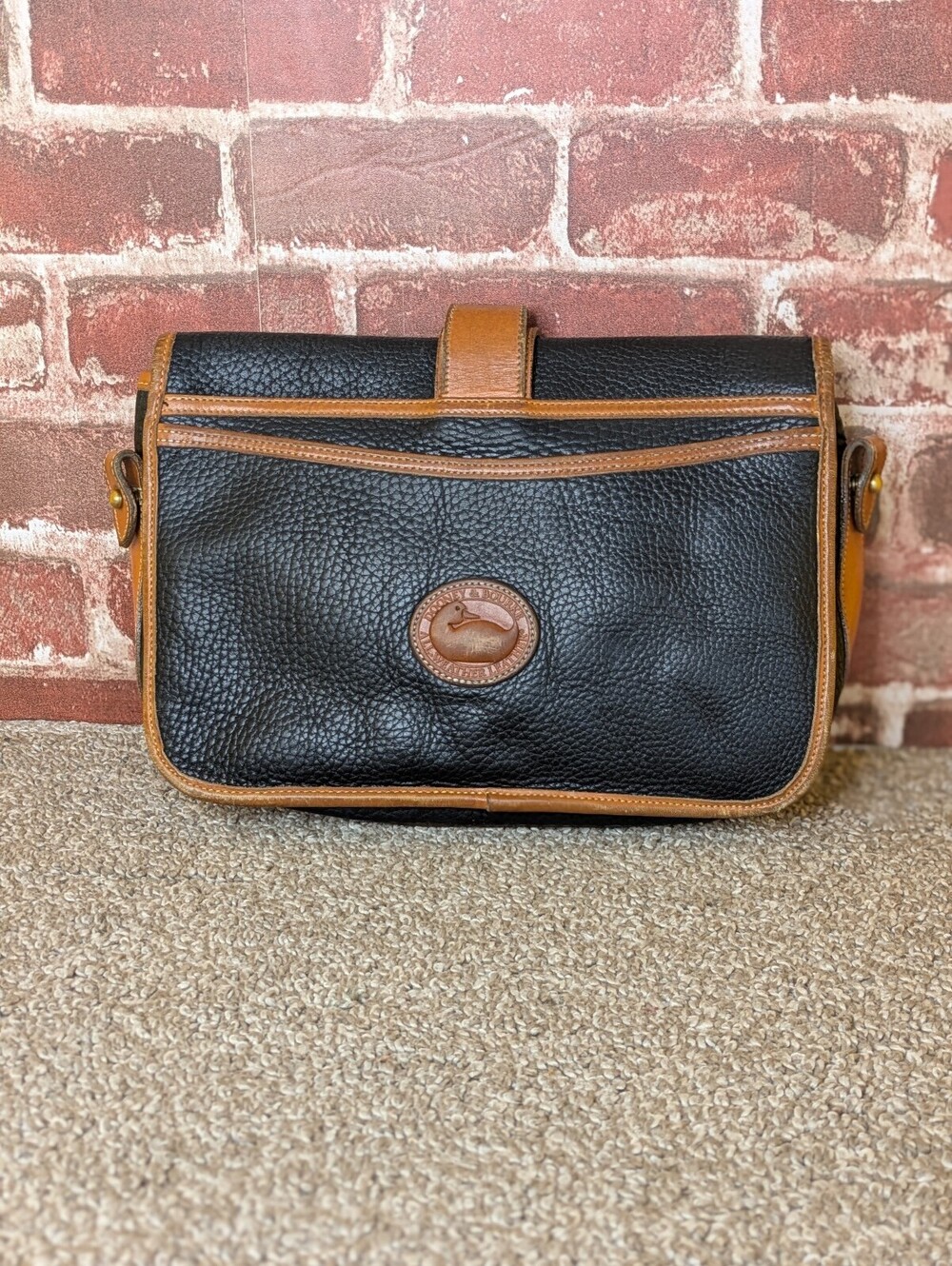 Dooney Bourke Vintage Crossbody Bag Black Brown Pebbled All Weather Leather